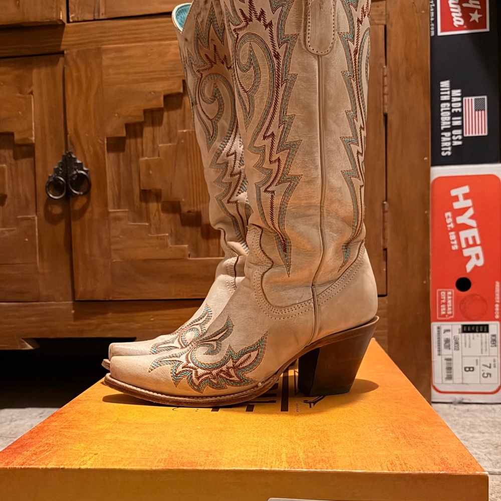 Corral Z5371 high top boots